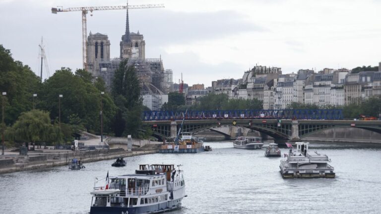 Cérémonie d'ouverture des JO : 55 bateaux répètent sur la Seine ce lundi – Le Parisien