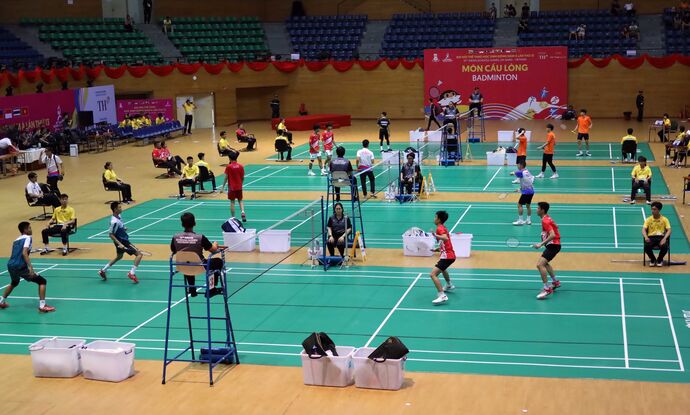 Le badminton débute aux 13 es Jeux scolaires de l'ASEAN – Le Courrier du VietNam