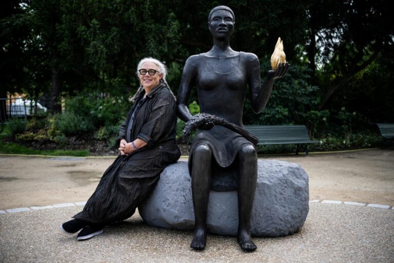 Paris 2024 : la sculpture des JO rend hommage à « l'unité de toute l'humanité dans sa diversité »