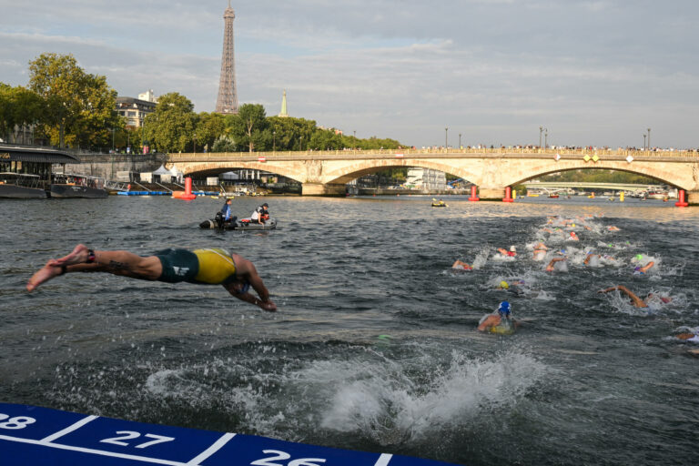 River Seine unfit for swimming one month from Paris Olympics, tests show – RFI