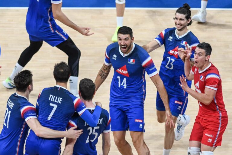 Volley : l'équipe de France brille à un mois des Jeux de Paris 2024 en battant la Pologne en …